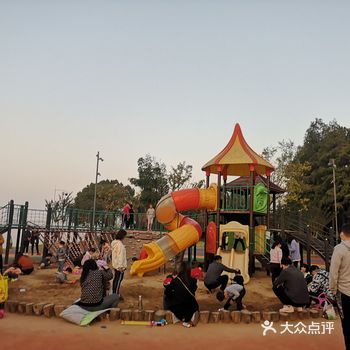 青山江滩，建四到建六，溜娃不可错过~