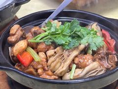 生蚝鸡煲-蚝家菜馆(沙井店)