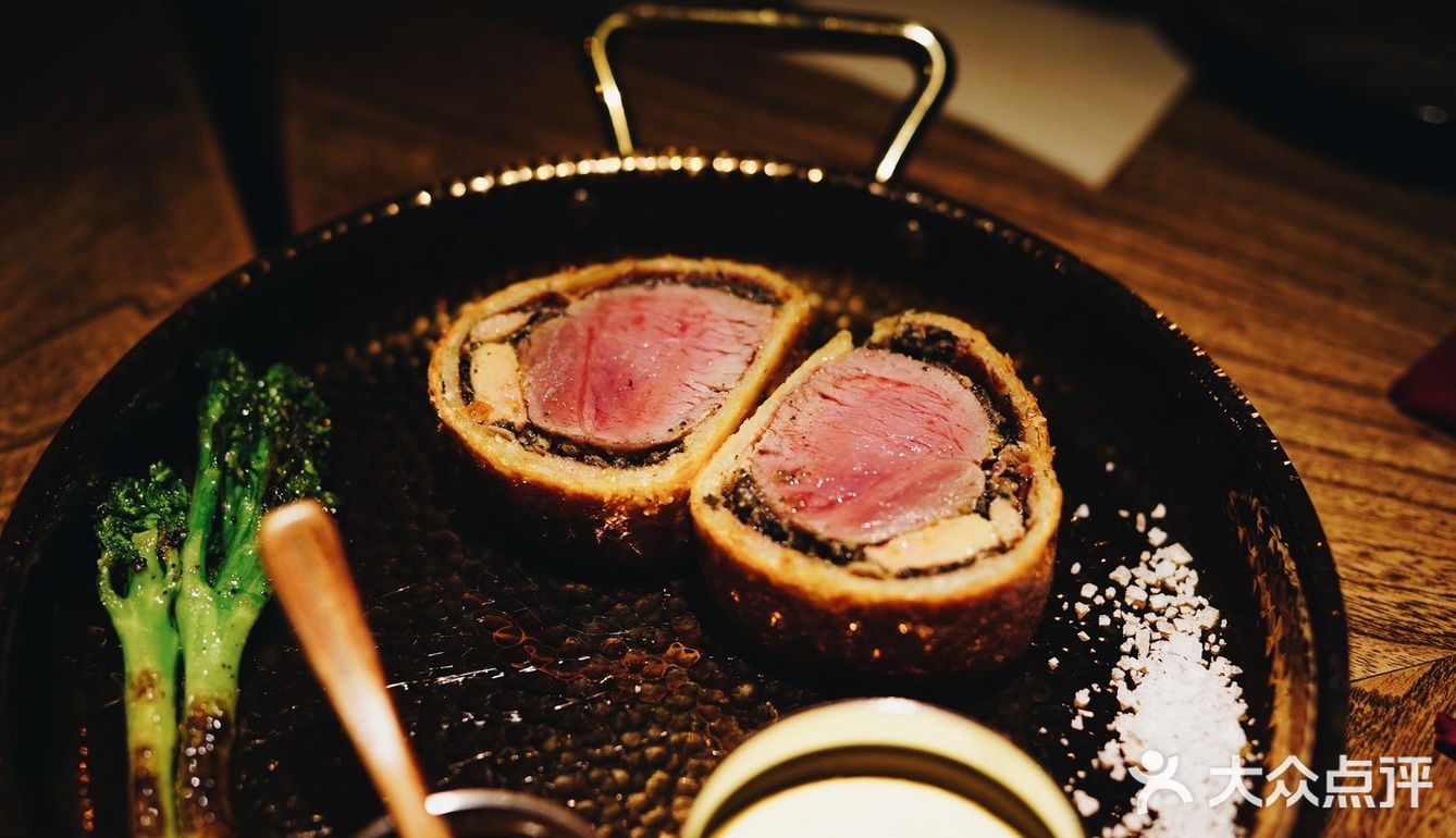 五角场小情侣圣诞约会好去处，先吃个牛排吧