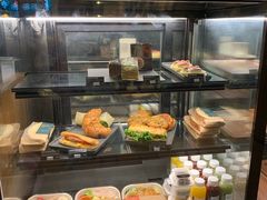 面包甜点陈列柜-星巴克(广州淘金路店)