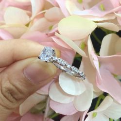 -威德钻石-克拉钻大本营(南京东路店)