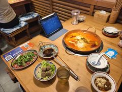 -洱火云南酸菜牛肉火锅(石景山当代商城店)