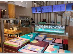 -顶东面包花园·生日蛋糕(世博店)