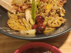 -风光老灶麻辣香锅(大成路翠微百货店)