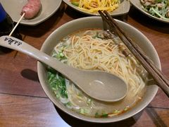 -亮亮面馆(经六路店)