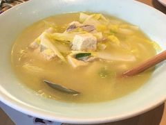 冻豆腐炖白菜-关东小磨东北菜(上海长风大悦城店)