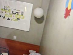 -卡罗酒店(东门晒布地铁站店)