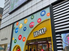 -m豆巧克力世界(上海世茂广场店)