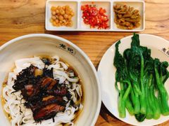 -湘人龙记老长沙米粉(鸟巢店)