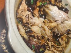 -老码头黑皮肘子锅包肉(赣水路店)