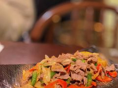 酸木瓜炒牛肉-紫滇源云南生态菜(丹凤街店)