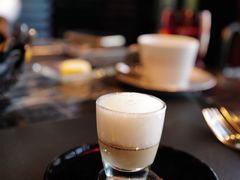 鸭肝慕斯配芝士奶沫-L'ATELIER de Joel Robuchon(外滩18号店)