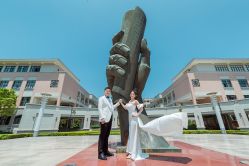 -现代经典婚纱摄影