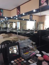 -小乐化妆美甲半永久培训学校