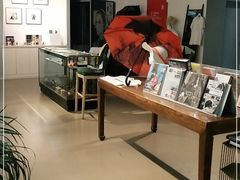 大堂-今日艺术汇书店