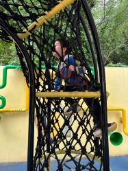 -爱伴·布鲁豪斯游乐场