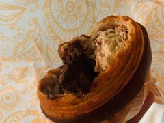巧克力香蕉羊角包-OUR Bakery(三里屯太古里店)