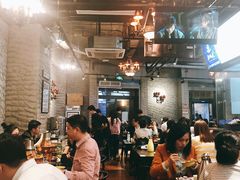 大堂-巴四老城区炭火蛙锅(张江店)