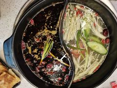 -钢管厂五区小郡肝串串香(蜀都万达店)