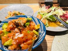 三文鱼牛油果波奇-筱田の食堂·izakaya(淮海中路店)