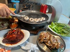 -草家酱蟹炭火烤肉店(珲春南路一店)