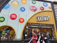 -m豆巧克力世界(上海世茂广场店)