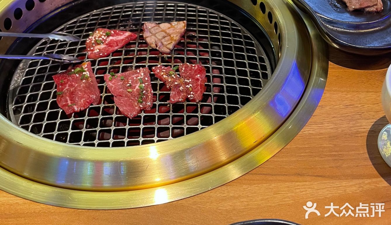 幸福吃肉[吐][吐][吐]