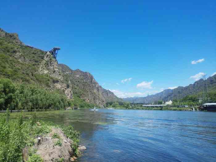 野三坡高山漂流玻璃棧道