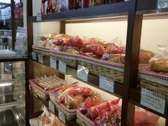 -红宝石·鲜奶小方·海派西点房(金杨店)