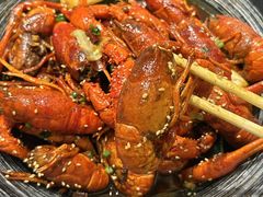 -肥肥虾庄·金牌油焖大虾(汉街SKP店)