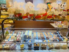 面包甜点陈列柜-光明牛奶棚(南泉店)