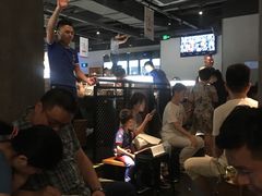 等位区-很久以前羊肉串(中山公园店)