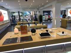 -华为授权体验店(万航渡路)