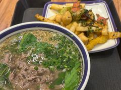 招牌生烫牛肉米线-云阿蛮云南生烫牛肉米线(奉贤路店)