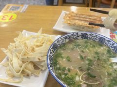 -八百里牛肉汤(盖饭·锅贴·万象城店)