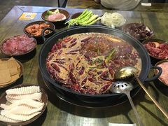-黄潇洒老火锅(九眼桥宏济巷店)