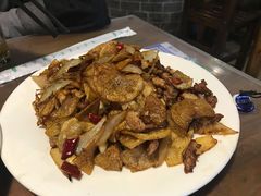干烧土豆牛肉-老街坊餐吧