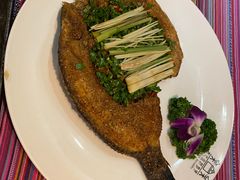 -香巴拉云南餐厅(华莱坞店)