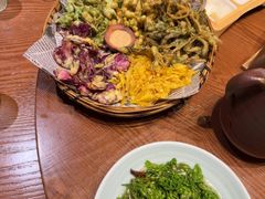 -老滇山寨•云南特色菜•地方菜•民族风情歌舞表演(金碧店)