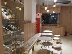 -顶东面包花园·生日蛋糕(世博店)
