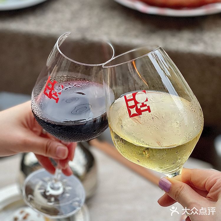 hoxa bistro｜新疆小酒馆 美食美景被治愈🖤