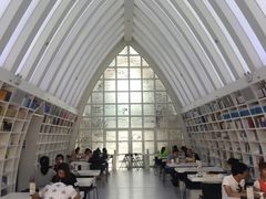 -钟书阁(松江泰晤士小镇店)