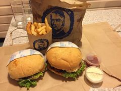Dinner&nbsp;for&nbsp;4&nbsp;people-Fergburger(皇后镇店)