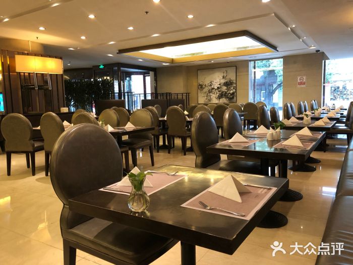 晶丽香榭自助餐(南京大饭店)大堂图片