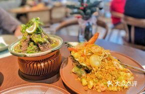 Golden Pineapple Thai Shrimp Fried Rice