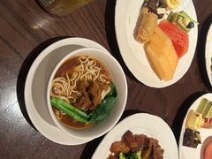 -深圳国际会展中心希尔顿酒店(前海华发冰雪世界店)