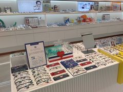 -J-Optical佳视明眼镜·蔡司视觉(青岛金茂览秀城店)