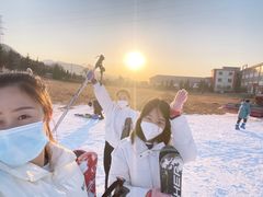 -秦皇古道滑雪场