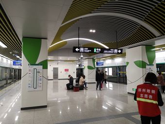 五号线海滩寺站