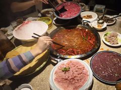 -茅草房·河畔园林火锅